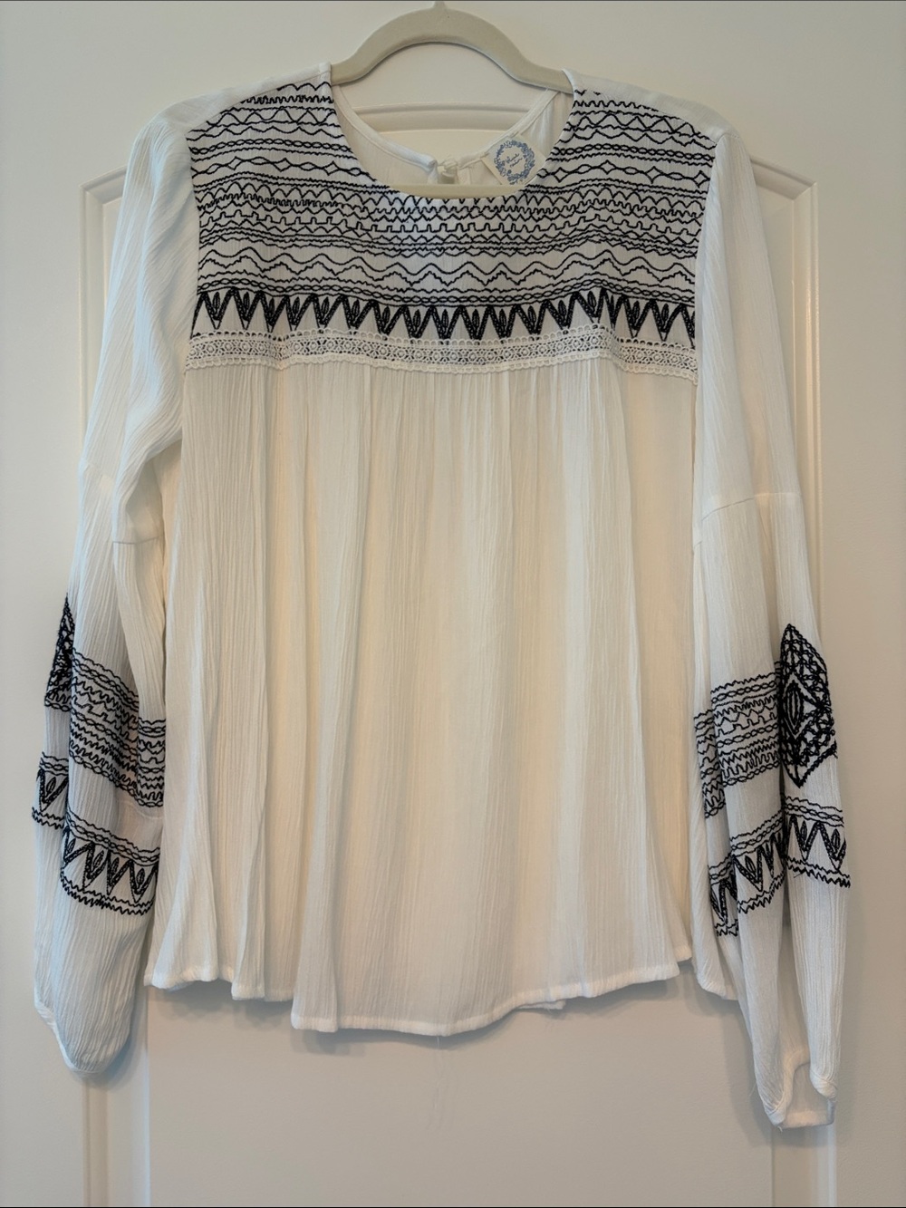 Blue Rain White Boho Embroidered Long-Sleeve Women's Top, L